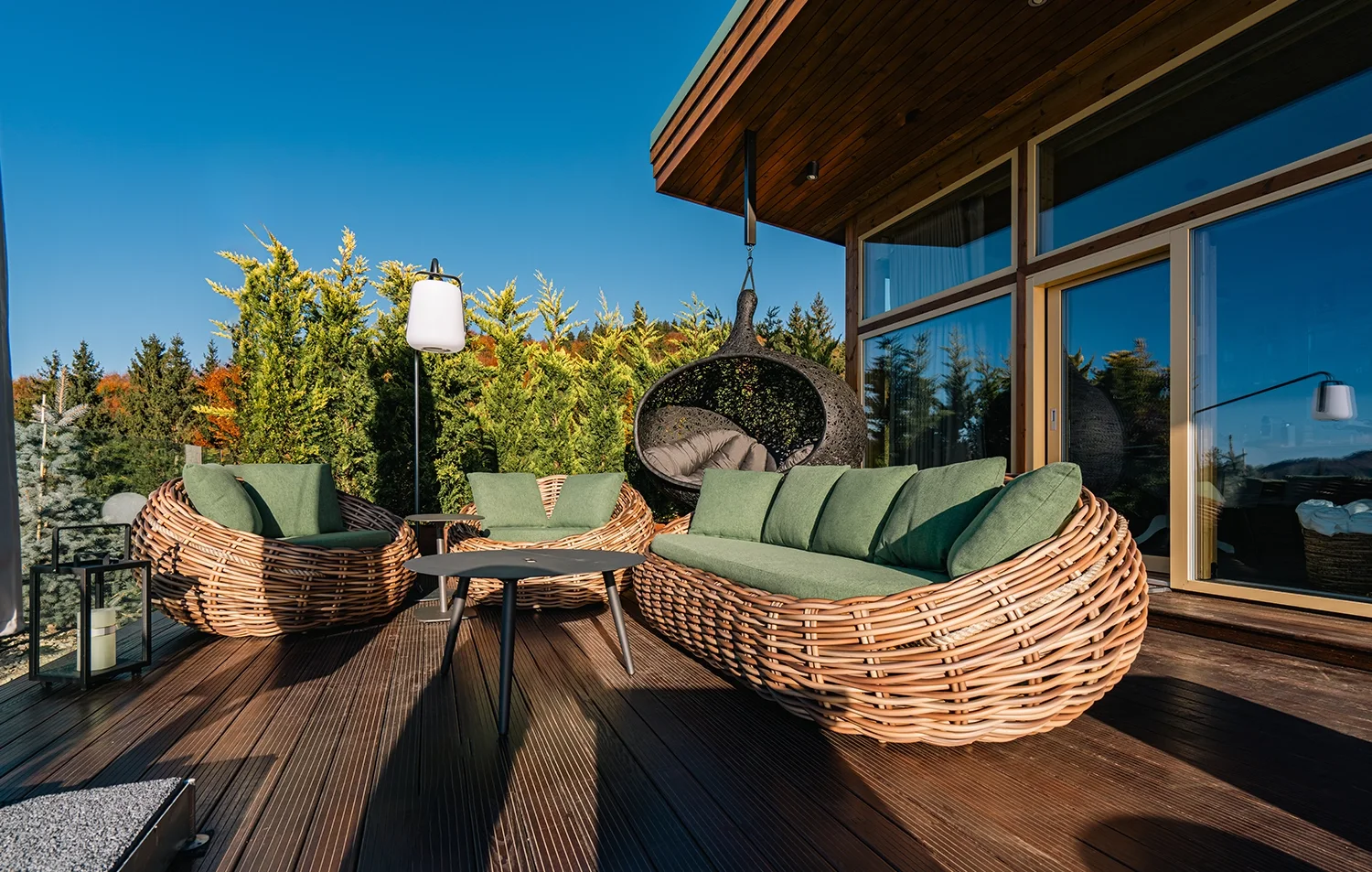 eden hill on top villa accommodation mountain bran terrace